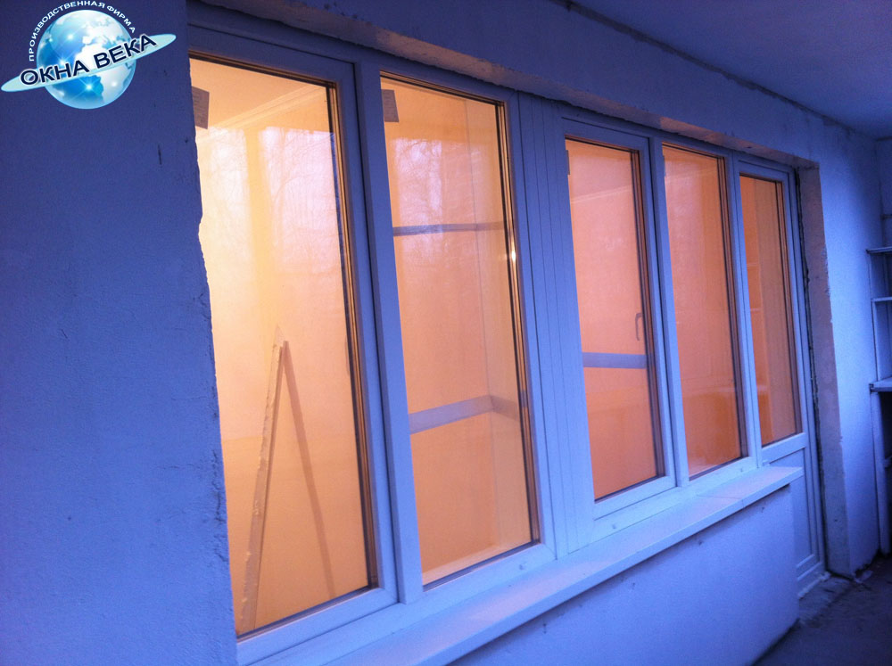 Остекление квартиры &mdash; монтаж пластикового окна &laquo;Окна Века&raquo;
